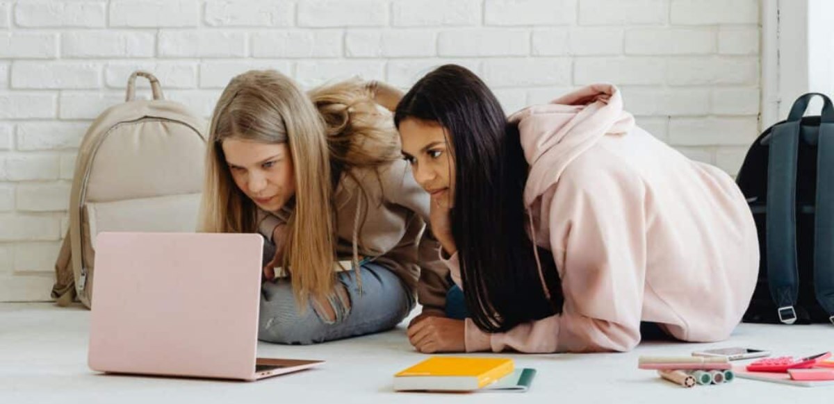 Chicas en IA promueve el talento femenino en tecnología.