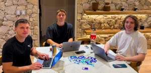 Los founders de Facturitas, una startup argentina que utiliza IA para simplificar la vida de trabajadores independientes, emprendedores, contadores y empresas