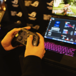 ASUS ROG celebra 20 años de innovación, consolidándose como una marca clave en la evolución del hardware gaming desde su creación en 2006.