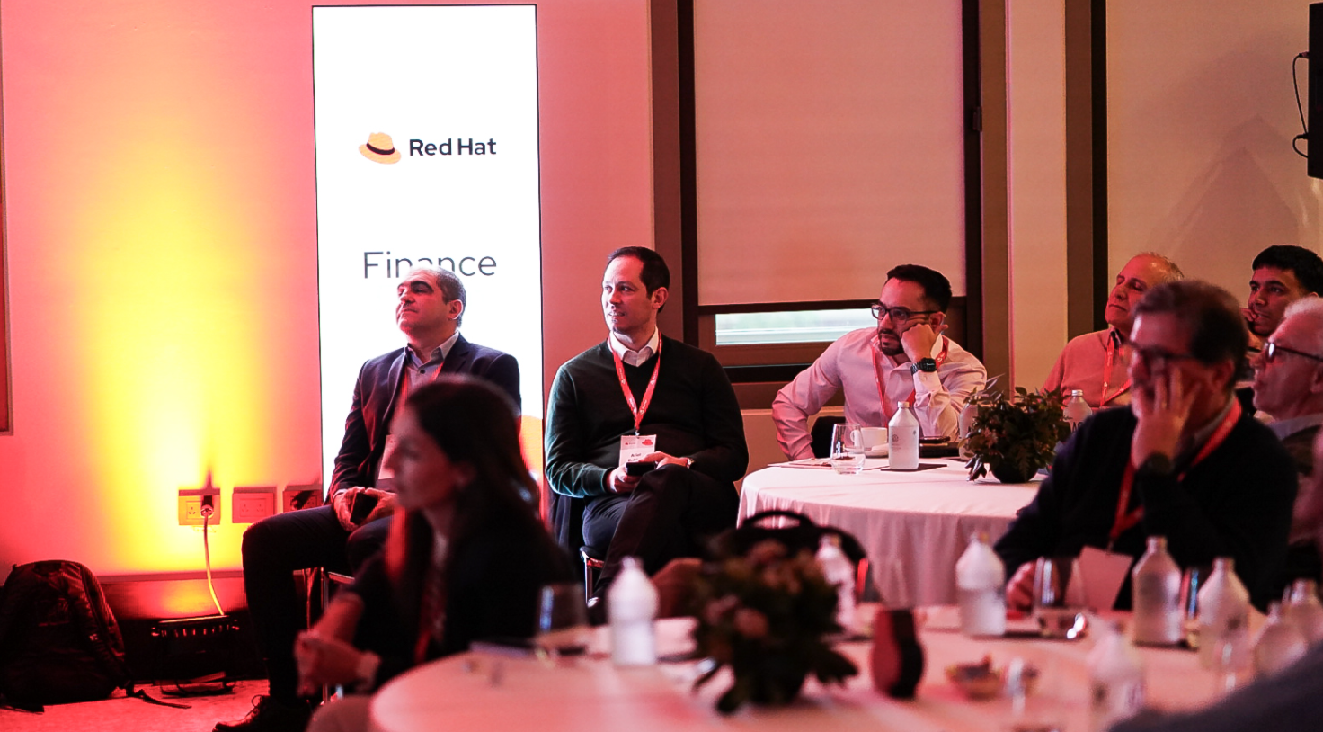 Especialistas, socios y clientes de Red Hat compartieron experiencias y perspectivas sobre los desafíos y oportunidades de innovación del sector.