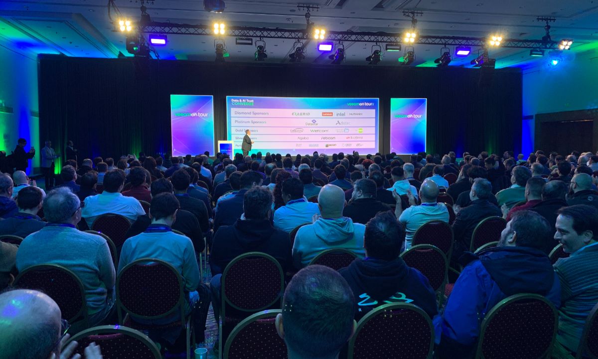 El escenario principal de VeeamON Tour Buenos Aires, durante la presentación de Mauricio González.
