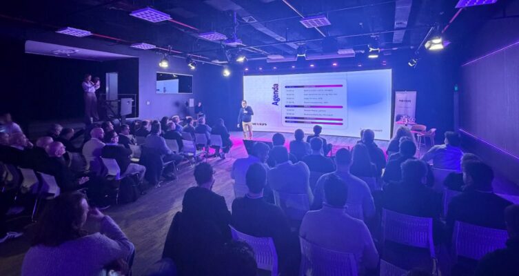 La jornada fue moderada por Juan Carlos Larramendy, Gerente de Preventa de Nexsys, y reunió a referentes de Varegos, Red Hat, HPE, IBM, Lenovo y Microsoft, quienes presentaron sus soluciones y perspectivas sobre tecnología, datos e inteligencia artificial.