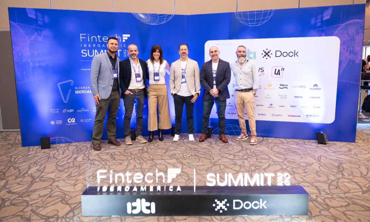 Más de 40 referentes de banca, fintech, tecnología, innovación, producto, marketing y growth participaron del estudio sobre el futuro de la industria financiera regional.