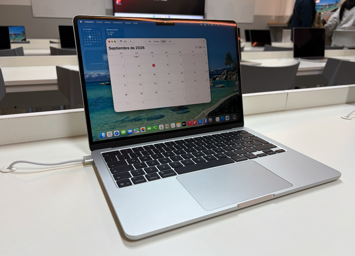 MacBook Air M5 en la UAI.