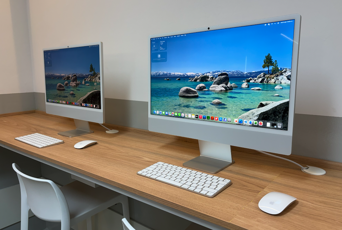 Espacio con iMac en el laboratorio Ceven Apple en la UAI.