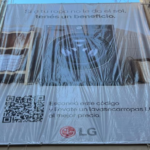 La intervención urbana de LG llevó el lanzamiento a tres pulmones de edificio para representar las dificultades de secado en espacios con poca luz y humedad.