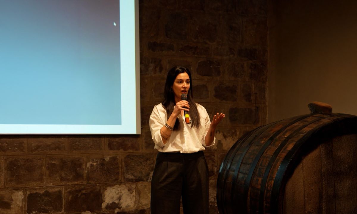 La inteligencia artificial abre, según Soria, una nueva discusión sobre qué tareas queremos delegar y cuáles requieren criterio humano.