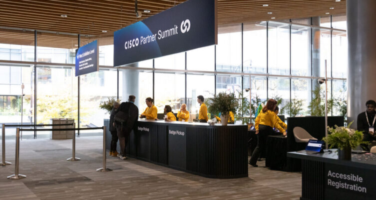 Cisco amplía su ecosistema de modelos de IA mediante acuerdos con proveedores de infraestructura y plataformas de desarrollo, con el objetivo de facilitar la inferencia, la personalización y la integración de modelos.