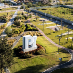 El Parque de Innovación reúne a más de 80 startups de 14 áreas y promueve su vinculación con empresas, universidades e inversores para acompañar su crecimiento y proyección internacional.