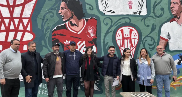 Ceven recuperó un espacio público en Parque Patricios con arte, mobiliario urbano y participación comunitaria.