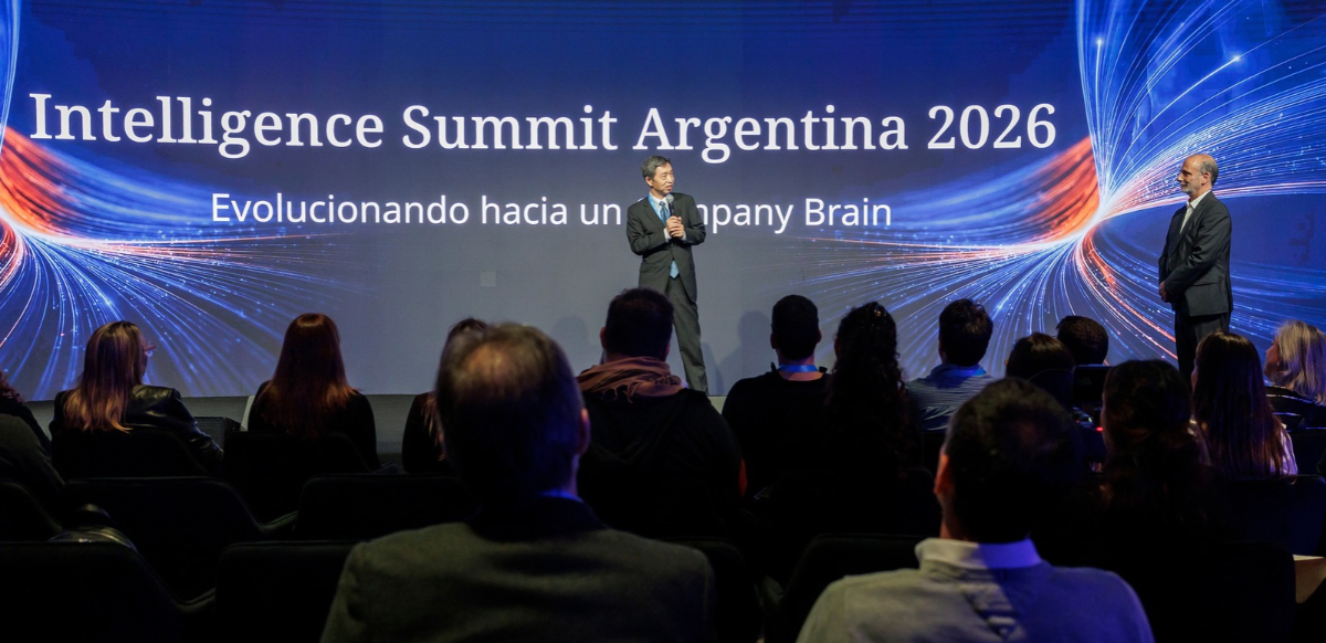 Yoshitaka Hoshino, Embajador del Japón en la República Argentina y Pablo Pereira, Managing Country Director de NTT DATA Argentina & Uruguay.
