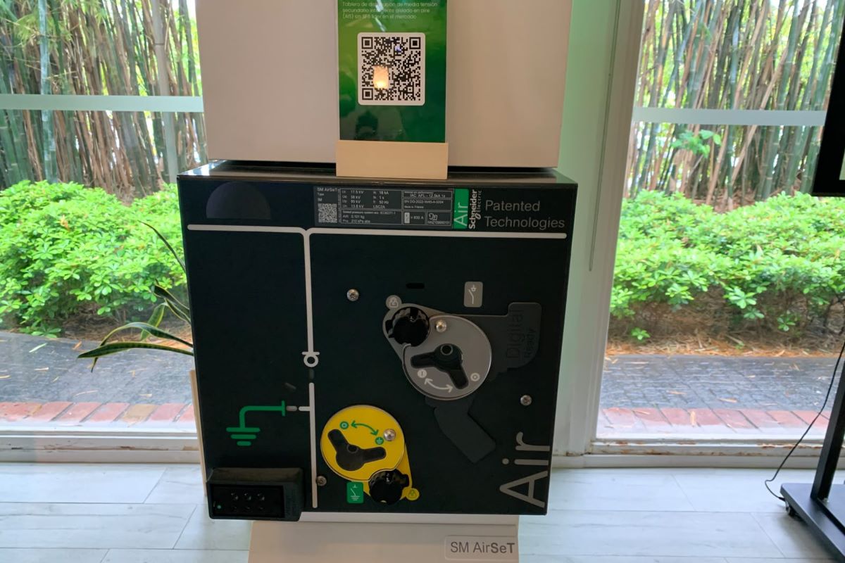 Durante AI Ready DC 2026, Schneider Electric exhibió tecnologías destinadas a acompañar la evolución de los centros de datos y los nuevos requerimientos de la inteligencia artificial.