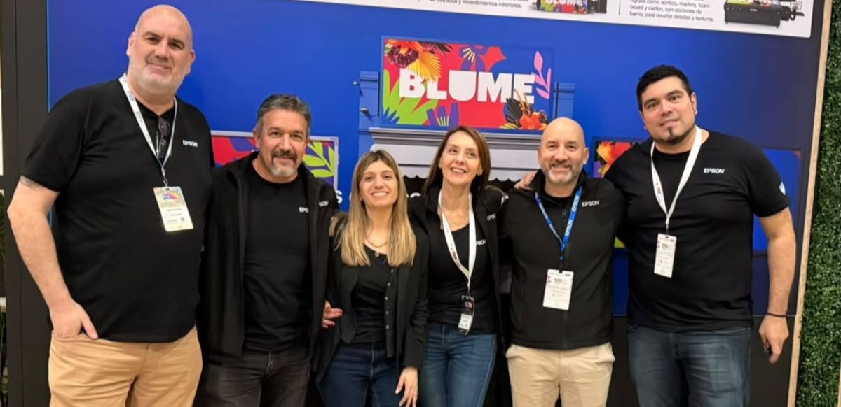 El equipo de Epson presente en ExpoGráfika 2024, donde la compañía exhibió sus últimas soluciones de impresión comercial e industrial y reafirmó su compromiso con el mercado argentino.