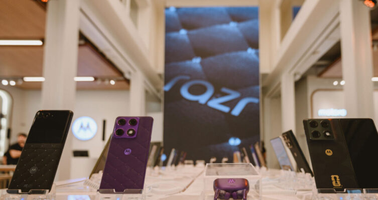 La tienda de Motorola en Unicenter Shopping se prepara para su reapertura, como parte de la apuesta de la marca por acercar sus novedades a los consumidores.