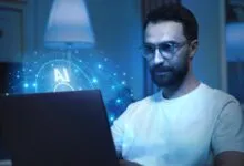 Los agentes de IA representan una nueva generación de asistentes inteligentes capaces de automatizar tareas complejas, interactuar en lenguaje natural y adaptarse a los flujos de trabajo empresariales, como propone Oracle en su guía de siete pasos.