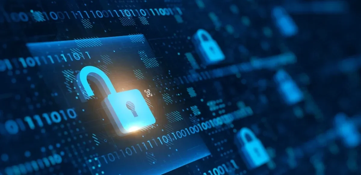 El físico estadounidense advirtió que las computadoras cuánticas podrían poner en riesgo la seguridad digital global, al poder romper cualquier código existente.