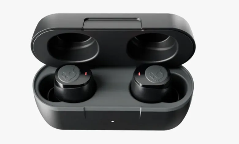 Un auricular wireless in-ear que combina comodidad, durabilidad y un sonido envolvente, pensado para acompañar a los usuarios en su día a día y en las aventuras más extremas.
