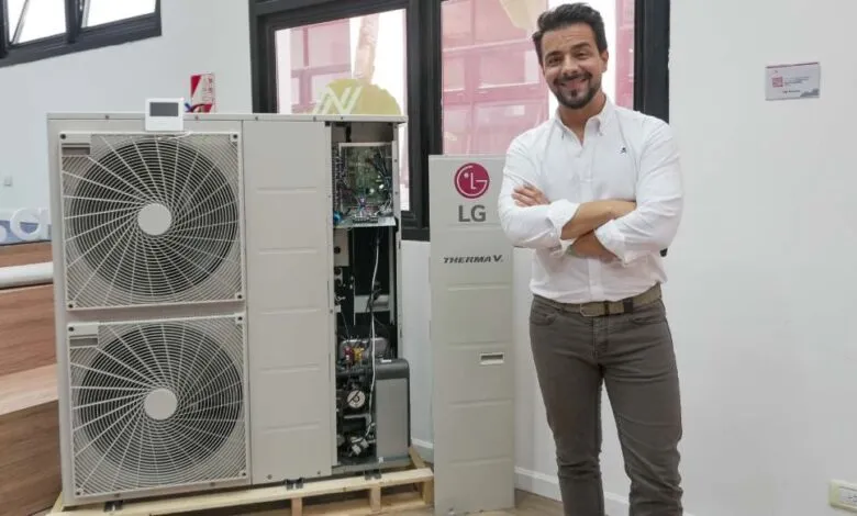 Carlos Montoya Barriga, especialista de LG España, brindó detalles técnicos del producto y resolvió dudas clave de instaladores e ingenieros.