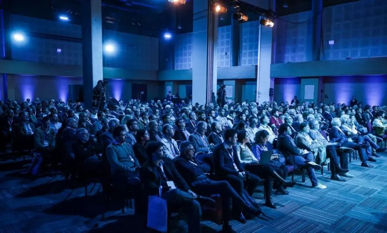 Bajo la consigna "Conectividad en evolución para la economía digital”, el evento, considerado el más importante del año para la industria