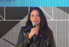 Renata Santos, Vicepresidenta y líder del stack Z para América Latina.