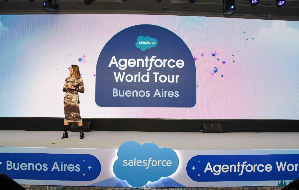 Oradores de Salesforce presentaron cómo la IA y los agentes autónomos están transformando la experiencia del cliente.