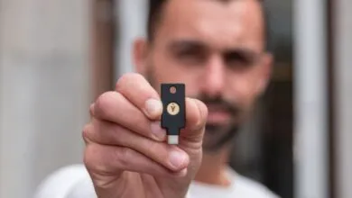 Autenticación segura y sin contraseñas con YubiKey.