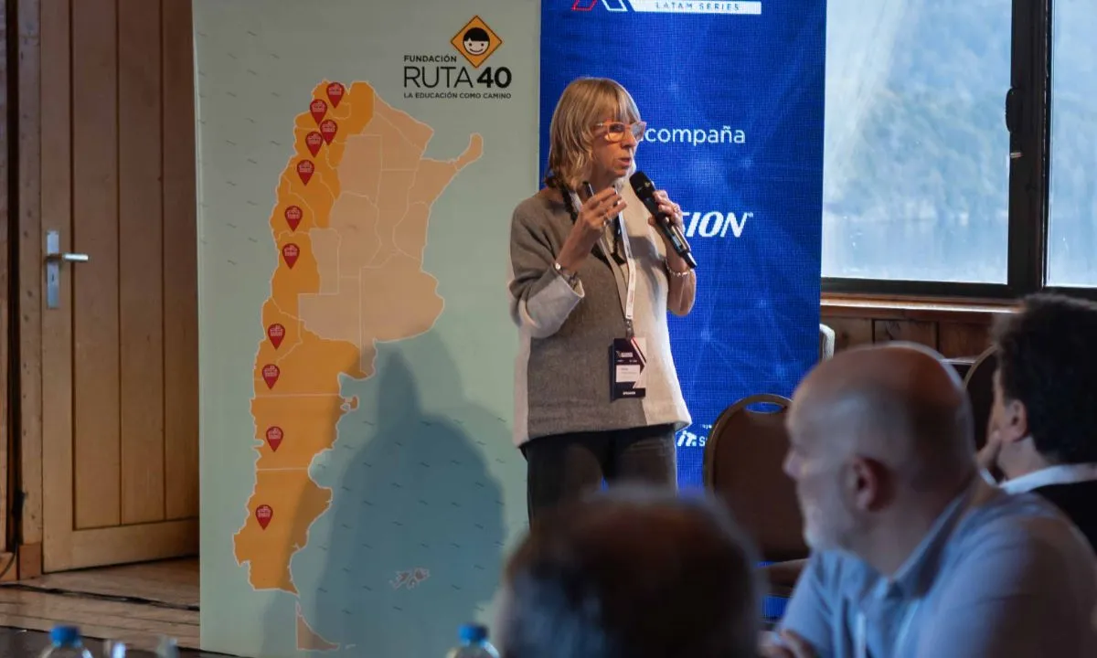 Fundación Ruta 40 trabaja desde hace 20 años en escuelas rurales a lo largo de toda la Ruta Nacional 40, fortaleciendo el acceso a una educación de calidad.