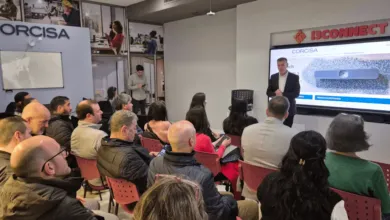 El nuevo showroom de Corcisa permite experimentar soluciones de colaboración de Logitech y pantallas interactivas de i3 Technologies en un entorno real.