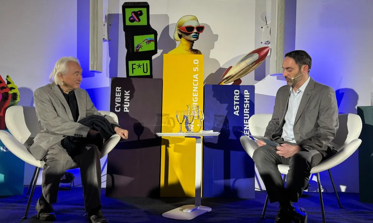 Durante el Digital Finance Forum, Kaku sostuvo que "la naturaleza ya opera en nivel cuántico", y que esa es la clave para entender fenómenos aún irresueltos.