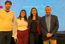 Leonardo Caraci, Belén Parodi y Debora Sabrina Espindola de Distecna, junto a Fernando Andina de LG. 