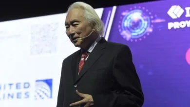 Michio Kaku durante su conferencia en el ITBA, explicando cómo Argentina puede despegar en la Cuarta Revolución Industrial.