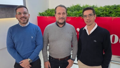 Izq. a Der.: Federico Hasenbalg, Fernando Andina y Emanuel Galarza de LG Argentina.