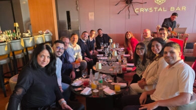 Equipo de LG ID junto a su canal de venta Newtech.