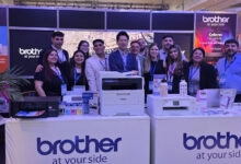 Shingo Honda, Presidente de Brother para Argentina, Uruguay y Paraguay (al centro) con el equipo de Brother Argentina.