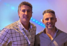 Pablo Kasjan, Head of Consumer para Argentina, Paraguay y Uruguay en Epson, junto a Maximiliano Figueroa, Ejecutivo de Cuentas del canal mayorista de Epson Argentina.