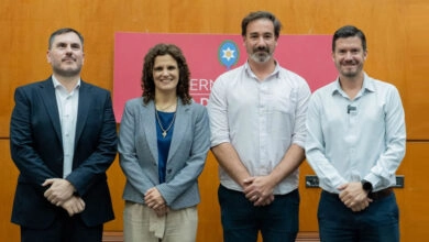 En el acto de entrega de antenas, realizado el pasado martes 21 de octubre, participaron Cristina Fiore, ministra de Educación, Cultura, Ciencia y Tecnología de Salta; Martín Güemes, secretario de Modernización; Carlos Rosso, intendente de General Güemes; y por parte de ORBITH, Diego Rodi, Gerente Comercial Corporativo; y Nicolás Vuga, Service Manager; además de representantes de las escuelas beneficiadas.