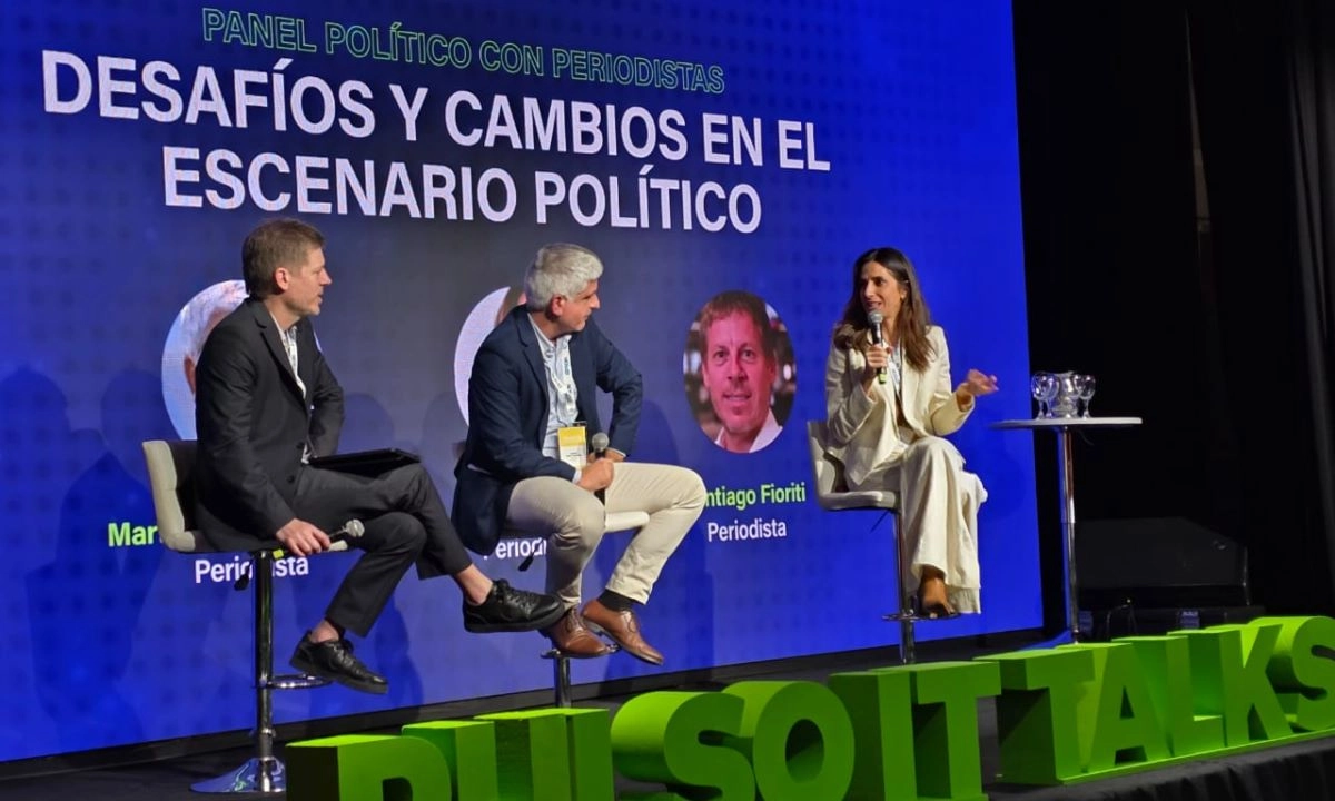 Periodistas y analistas políticos debatieron sobre el contexto económico argentino y su impacto en la industria tecnológica, en uno de los paneles más convocantes del primer día.