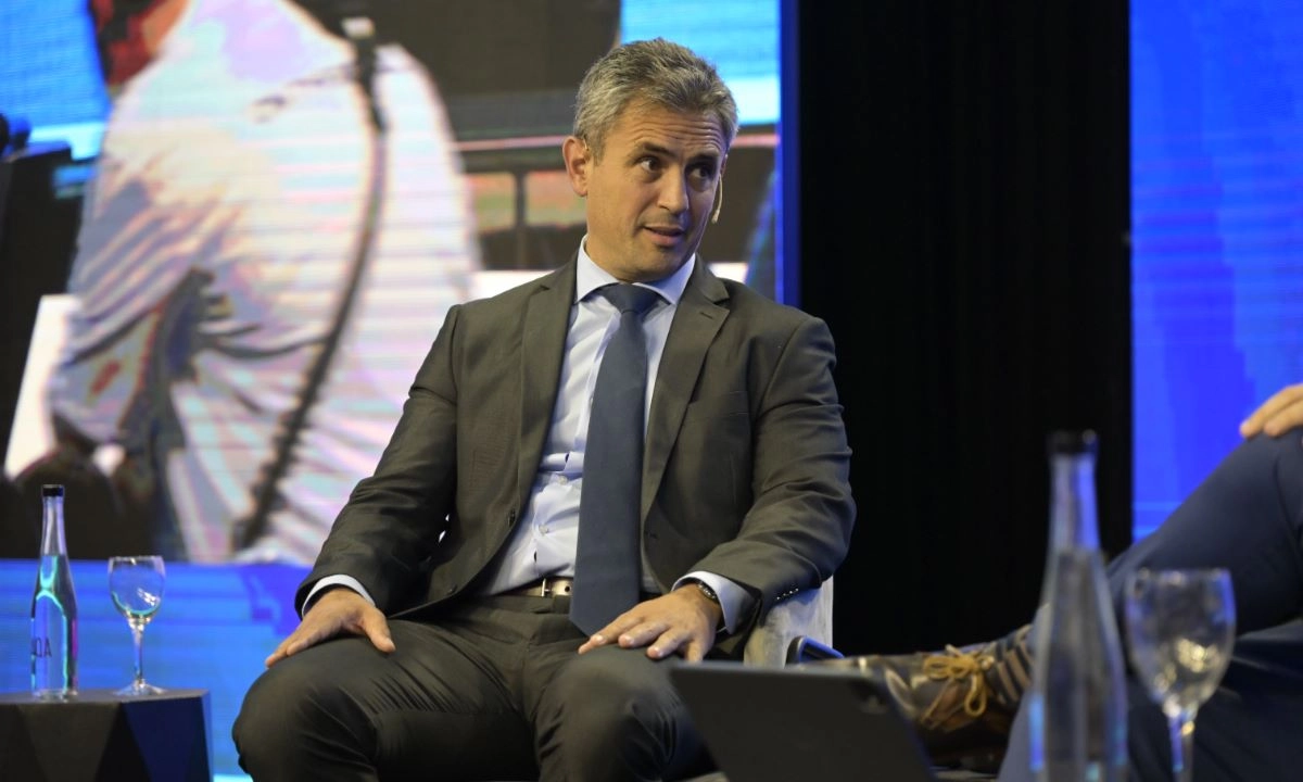 Martín Menem destacó el equilibrio fiscal y la reducción de regulaciones como pilares para el crecimiento de las fintech en Argentina.