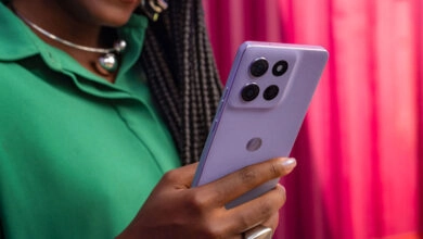 El moto g86 5G ofrece el procesador MediaTek Dimensity 7300, acompañado de una batería de 5.200 mAh con recarga rápida TurboPower 30W.