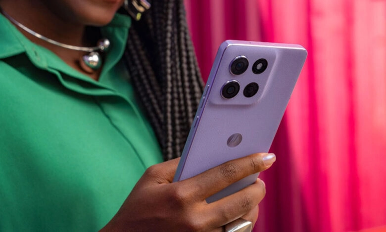 El moto g86 5G ofrece el procesador MediaTek Dimensity 7300, acompañado de una batería de 5.200 mAh con recarga rápida TurboPower 30W.