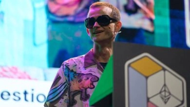 Vitalik Buterin, cofundador de Ethereum, inaugura Devconnect Argentina 2025.
