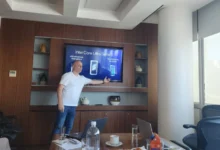 Intel presentó los resultados de una encuesta global de adopción de AI-PCs