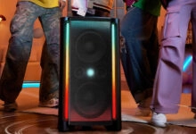 El parlante TP300K incorpora Bluetooth 5.4, True Wireless Stereo (TWS) y Party Link para enlazar múltiples parlantes.
