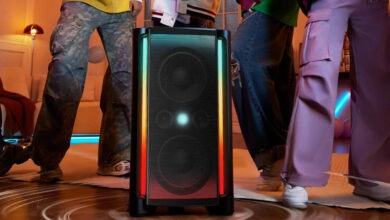 El parlante TP300K incorpora Bluetooth 5.4, True Wireless Stereo (TWS) y Party Link para enlazar múltiples parlantes.