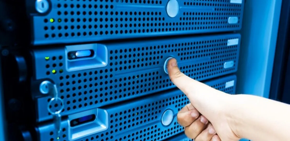 Muchos NFT dependen de servidores centralizados, lo que permite a los creadores modificar o incluso eliminar el contenido original, dejando a los compradores con nada.