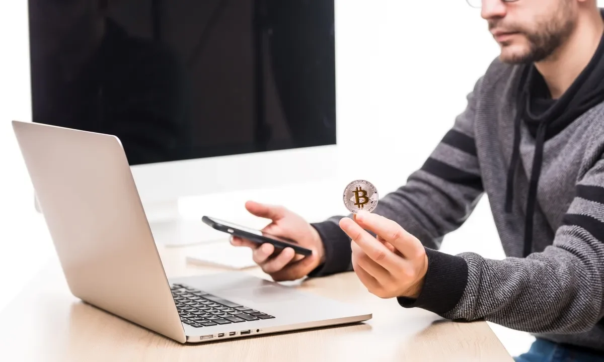 La aceptación de nuevos activos digitales plantea el desafío de garantizar pagos confiables, confirmaciones de operación y condiciones claras de acreditación para los comercios.