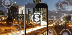 Gilson Magalhães explica cómo la empresa ha ganado la confianza del mercado financiero latinoamericano, destacando el impacto de las decisiones tecnológicas en los bancos.