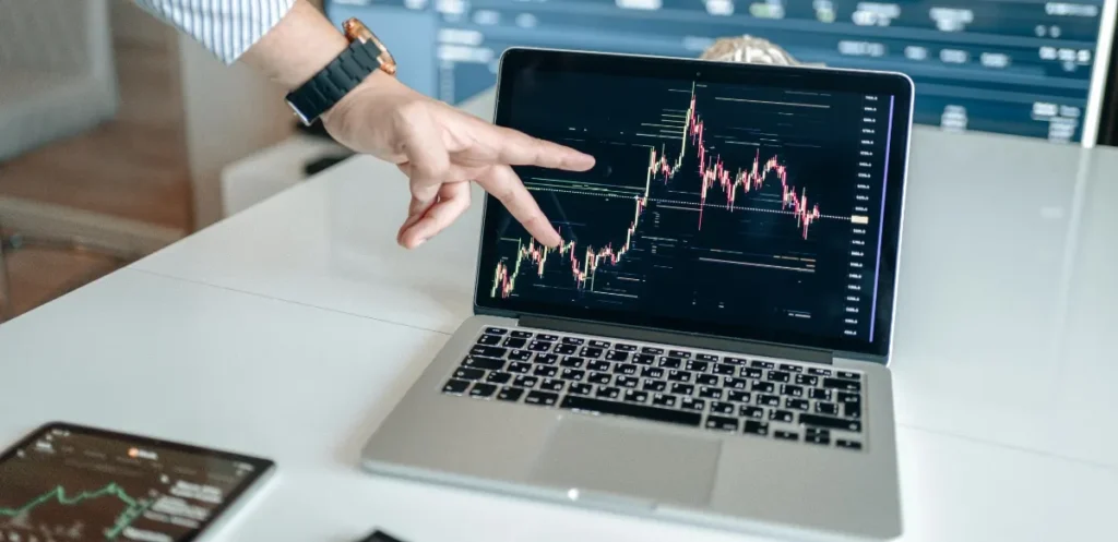 Blockchain se convertirá en el estándar global de autenticidad y confianza, aplicable desde gobiernos hasta universidades y hospitales.