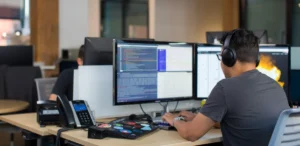 Red Hat OpenShift Virtualization Engine: Virtualización optimizada para entornos híbridos.