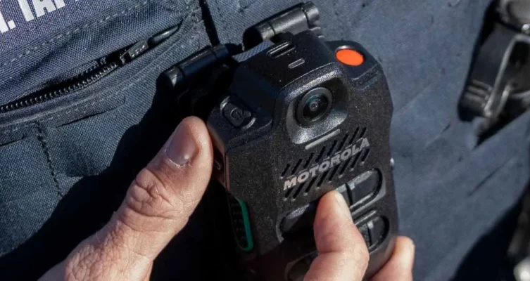 SVX revoluciona la seguridad pública con voz, video e inteligencia artificial integrados.